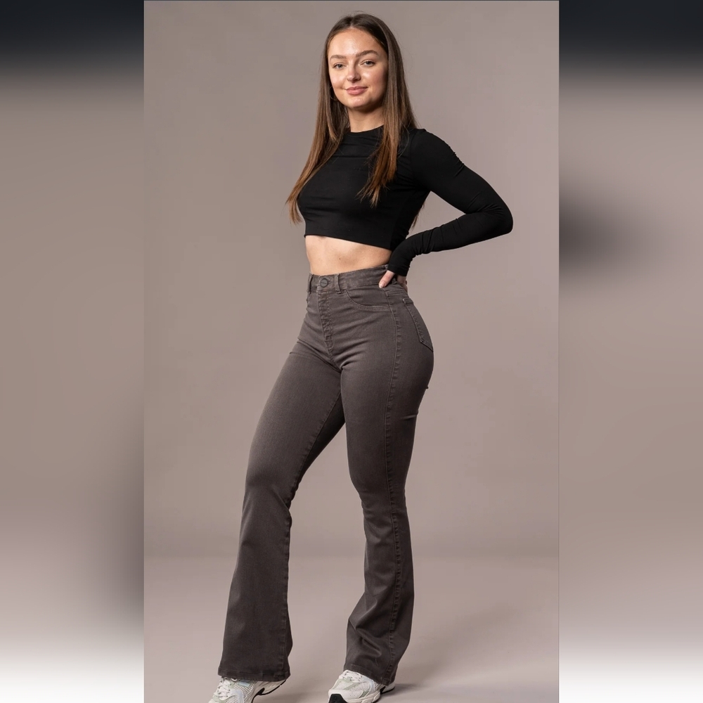NWT FITJEANS MEDIUM REGULAR HIGH Rise Flare - Charcoal - Picture 2 of 6